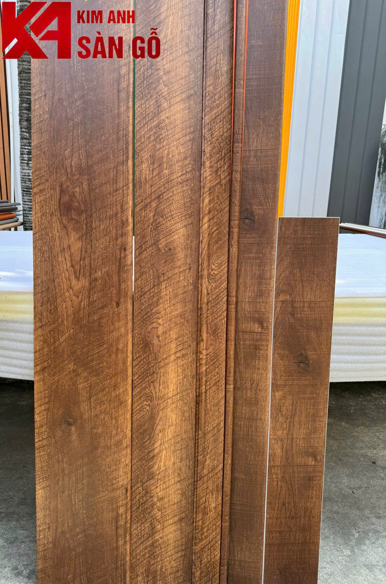 Mặt Đứng Cầu Thang Nhựa Giả Gỗ NCWood 8242